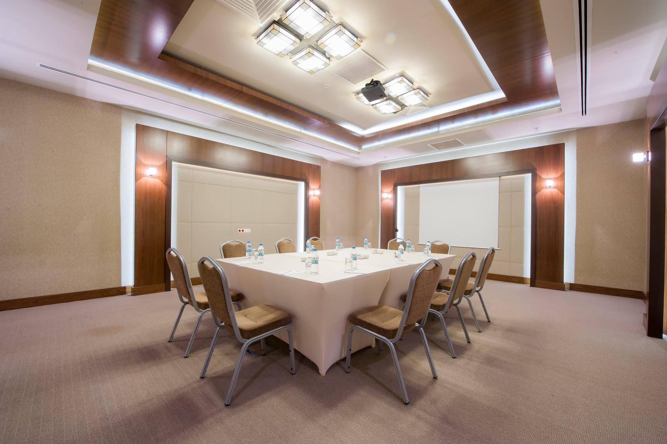 Hotel Isg Sabiha Gökçen Airport 4*